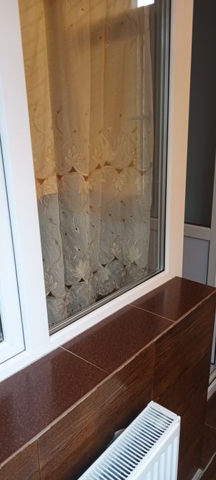 Închiriez apartament 2 camere.