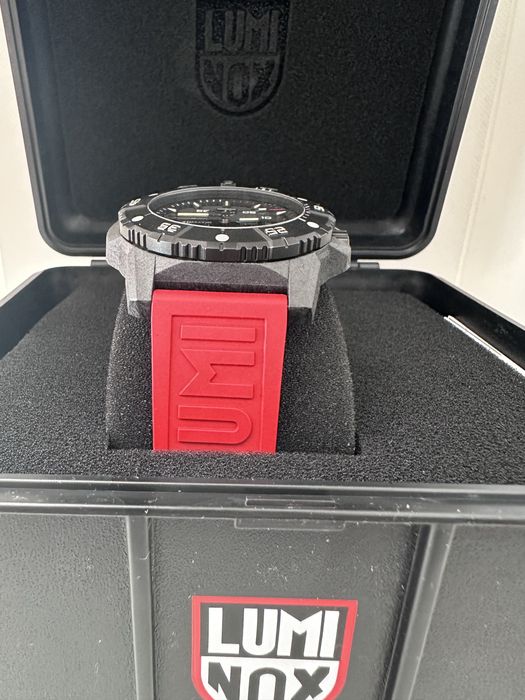 luminox Master Carbon SEAL Automatic 45 mm Military Dive *Burning Red*