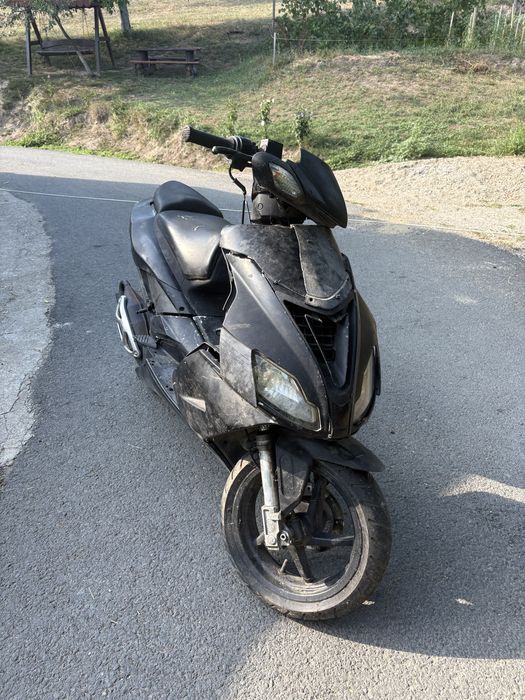 Aprilia sr 50 r factory defect fac schimb cu alt scuter