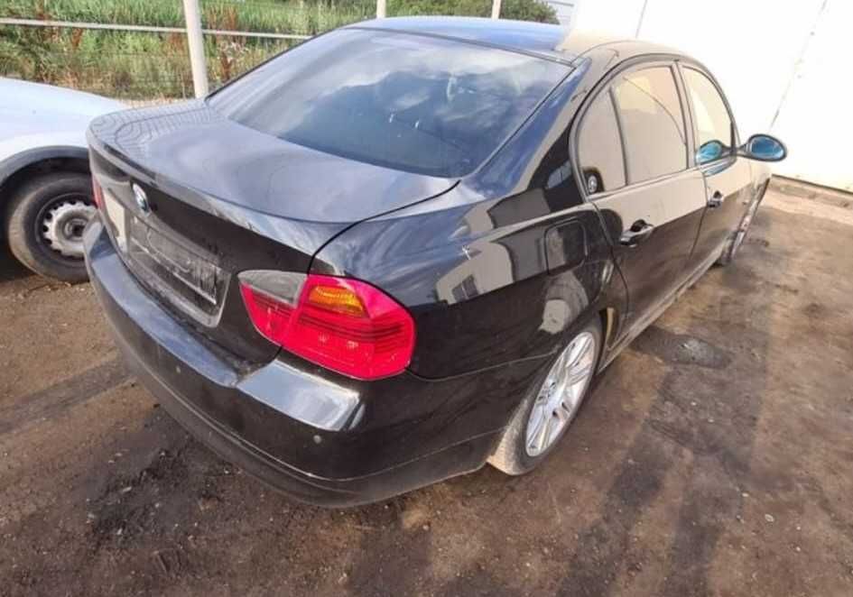 Dezmembrez Bmw E90 Motor cutie Oglinda usa Aripa stop far radiator inj