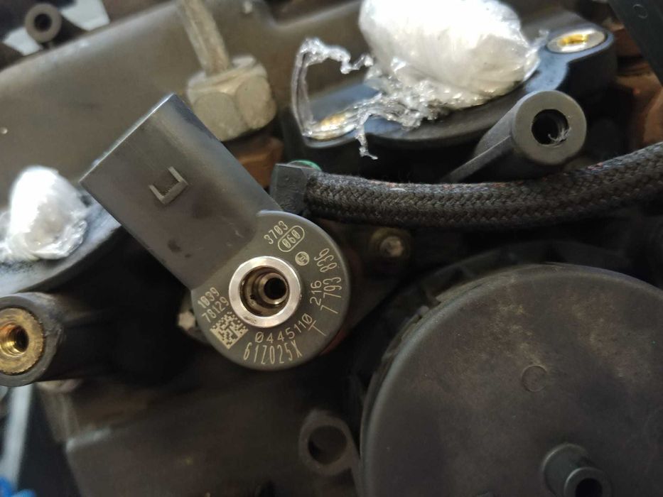 injector 2.0 d 3.0 d bmw serie 3 e90 e46 serie 5 e60 serie 7 e65 e66 e67 x3 e83 x5 e53 0445110216