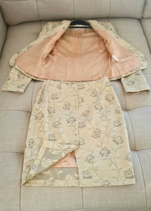 Costum fusta si sacou damă S