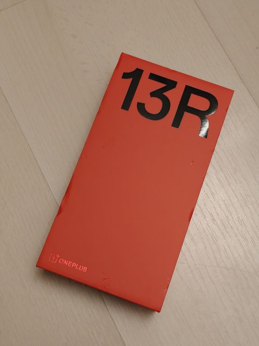 Oneplus 13R în garanție și husa originala