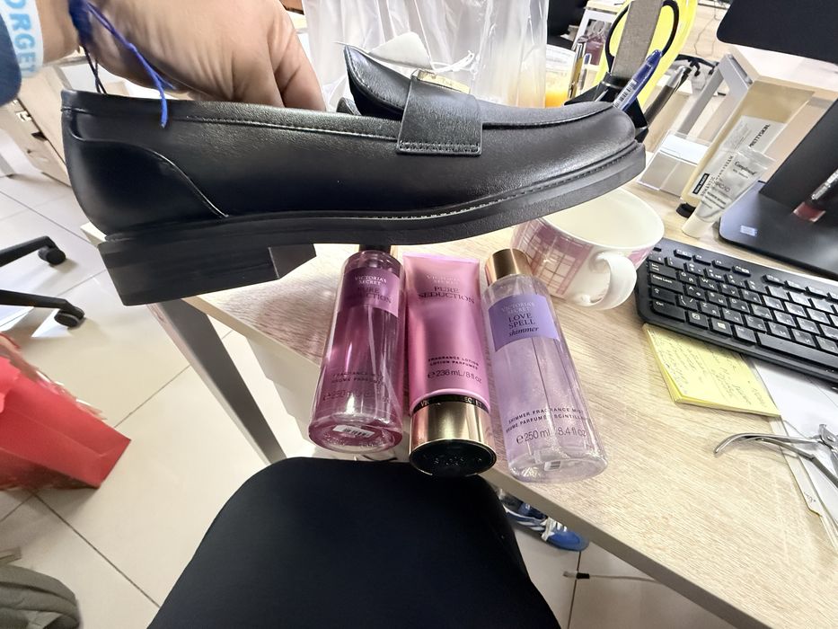 Новые лоферы Guess.