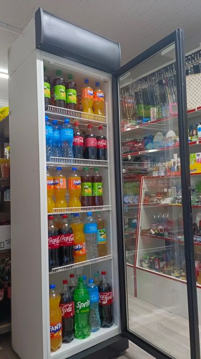 Холодильник витринний и морозильник