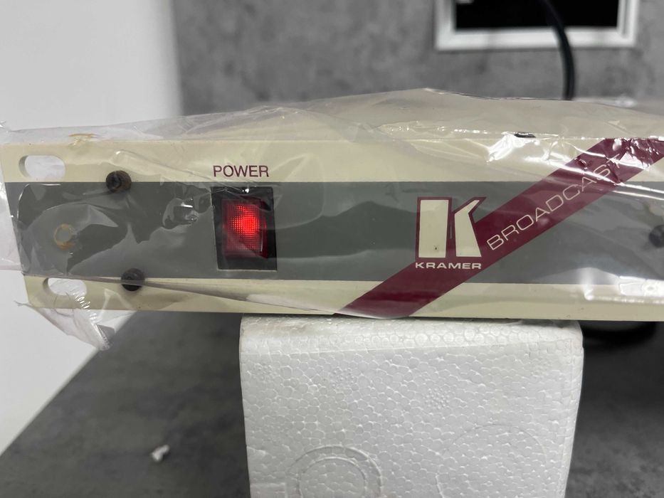 Kramer Electronics BC-4043 convertor profesional format video analogic