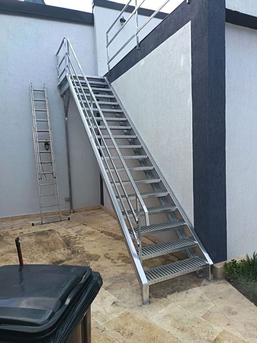 Scări metalice zincate 85x27