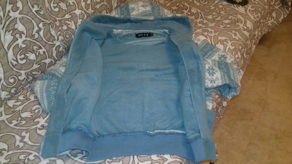 Флисовая куртка , теплая и мягкая