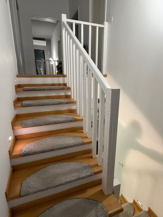 Balustrasa scari din lemn