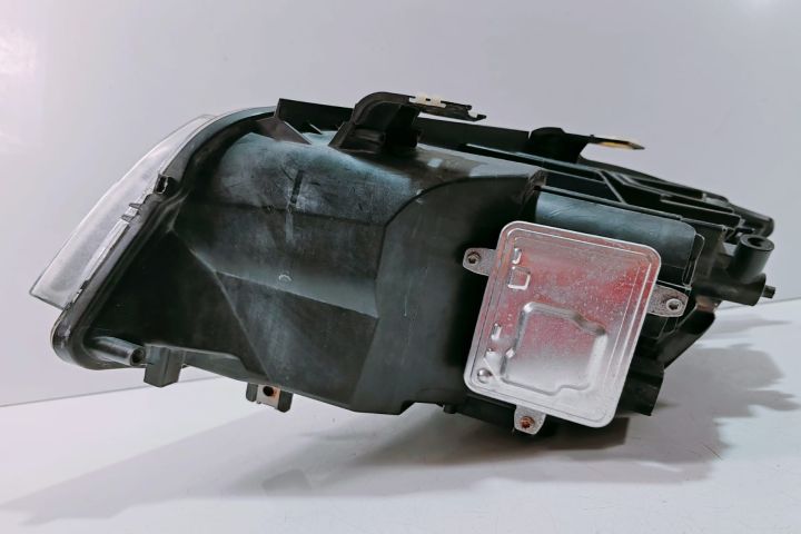 Far  Dreapta xenon adaptiv - europa 631172025849 BMW Seria 3 E90/E91/