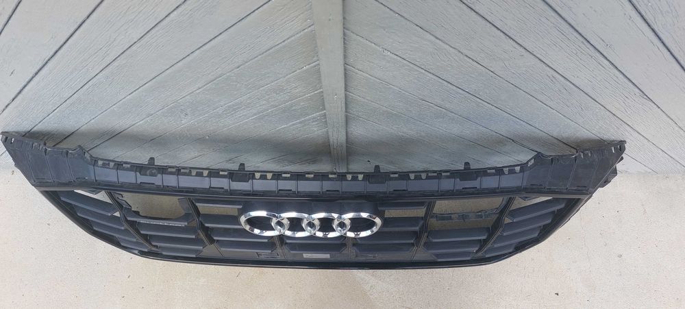 Решетка/маска за Audi Q8