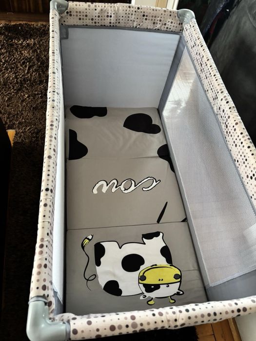 Продавам чисто нова бебешка кошара