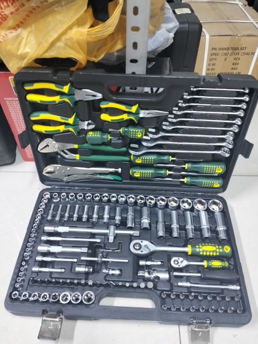 Набор инструментов. Набор ключей 131