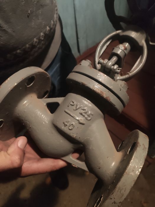 Продам краны в колодцы