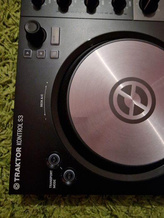 Consolă DJ Native Instruments Traktor Kontrol S3 - 4 Canale - Cutie