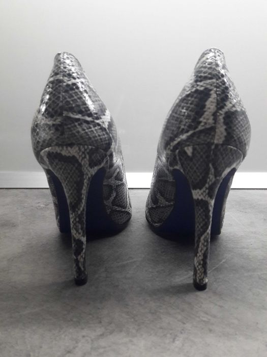 Стилни дамски обувки (чисто нови)