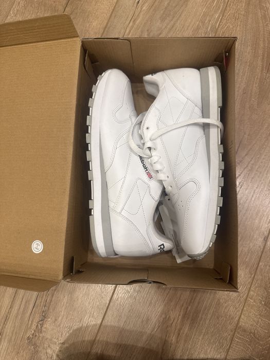 Демисезонные кожаные кроссовки Оригинал Reebok