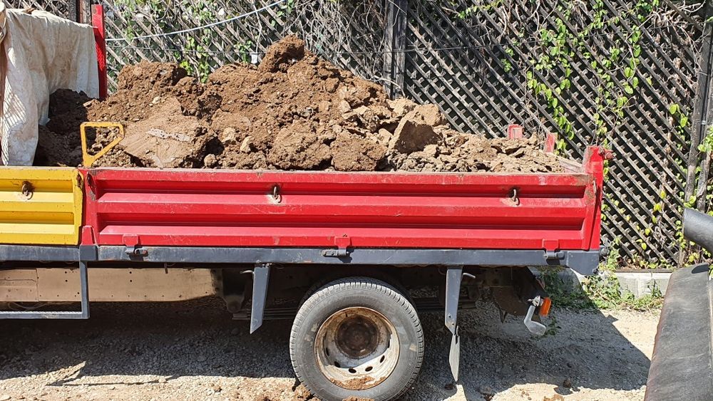 Debarasam Moloz Mobila Apartamente Garsoniere gunoi resturi