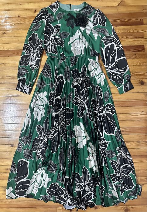 Платье нарядное с плиссировкой