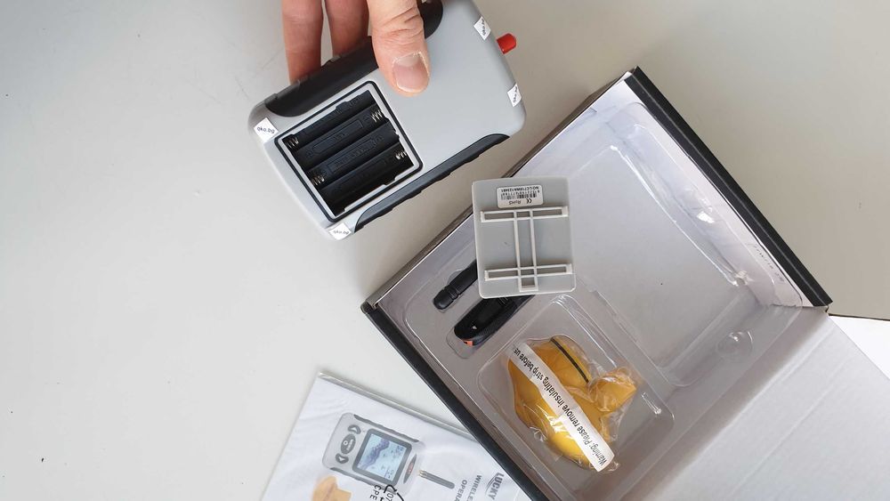 Сонар за риболов с опция за до 180м обхват показващ релефа НОВ