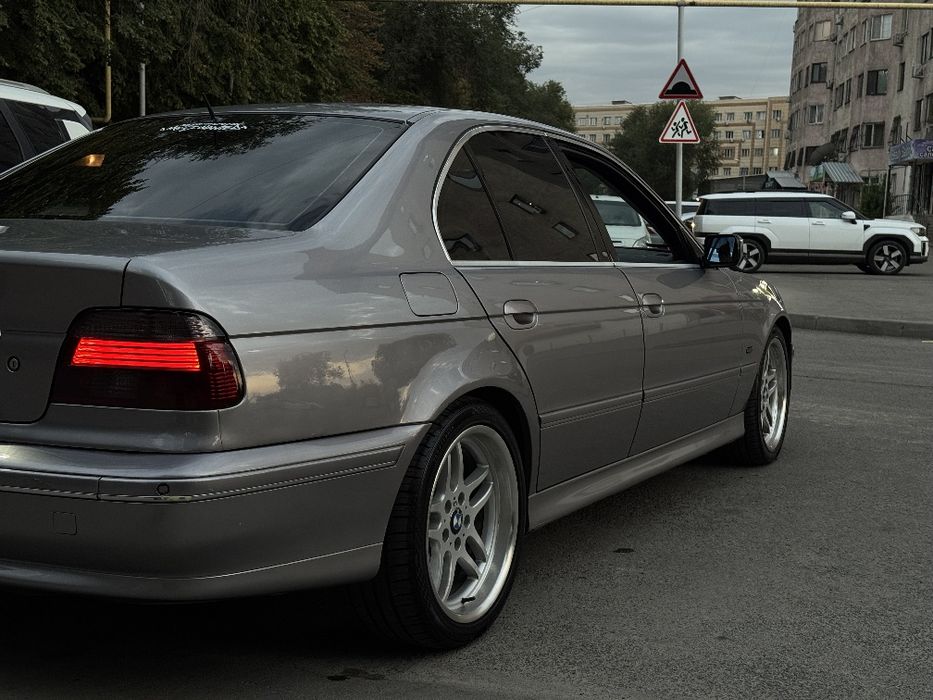 Продам BMW 535 E39 рест 2000