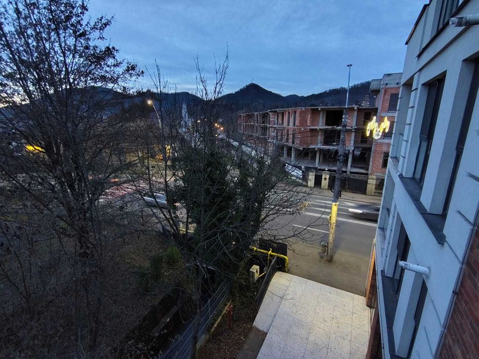 Inchiriez apartament ultracentral in bloc constructie noua