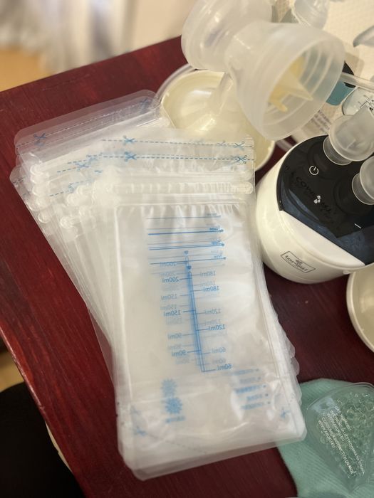 Електрическа помпа за кърма на Lorelli  + подаръци