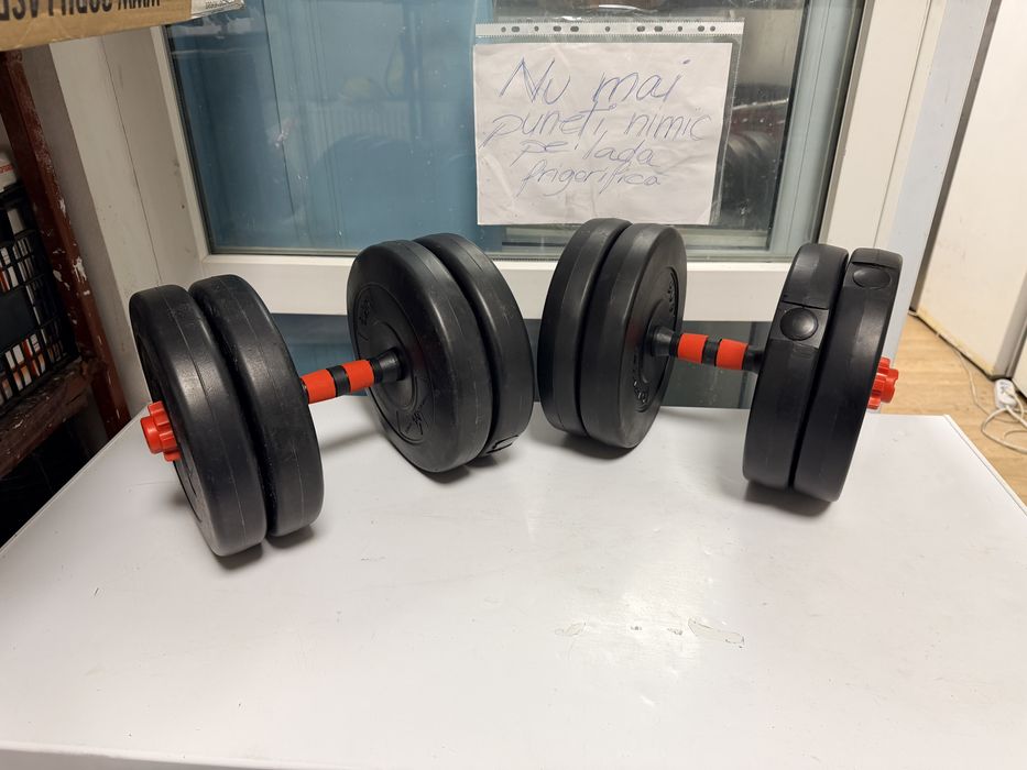 Gantere reglabile noi set 40 kg. 20 kg+20 kg=40 kg. Pret 300 lei