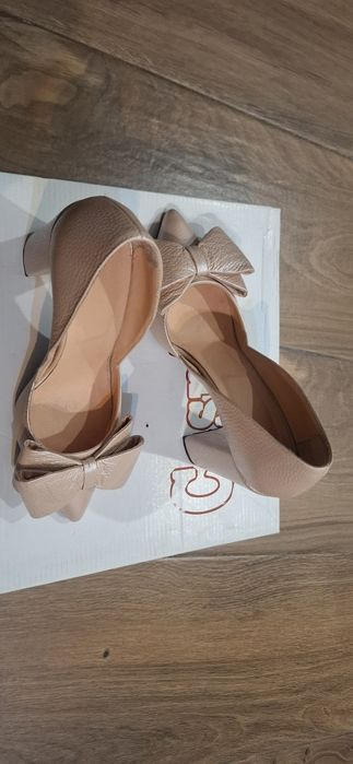 Pantofi eleganți, din piele naturala