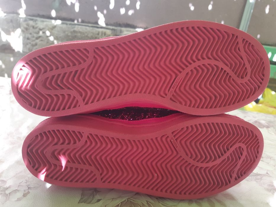 Уникални дамски кецове Adidas la marque aux 3 bandes