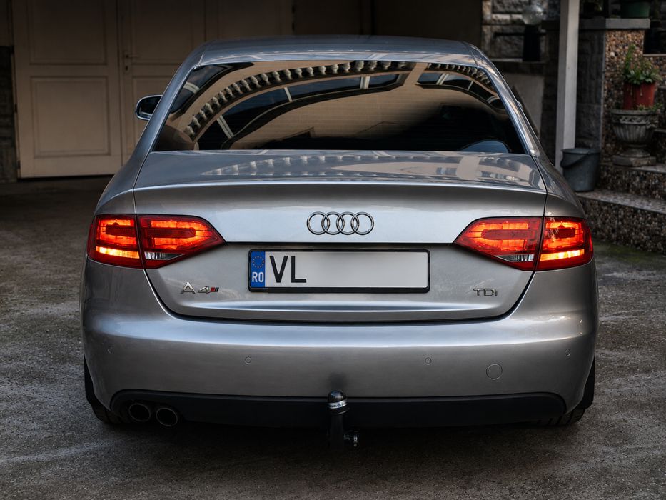 AUDI A4 - B8 - 2.0 TDI - 2011 - MANUAL