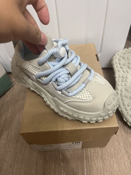 Легкие кроссовки 30 размер