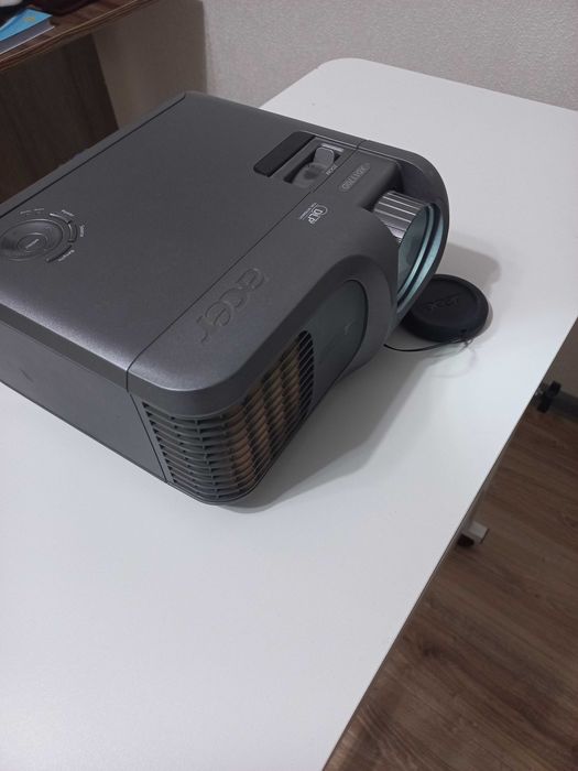 Проектор   асер    орг/тезника