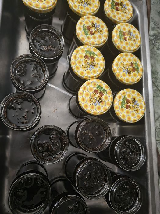 Dulceață de cireșe negre amare