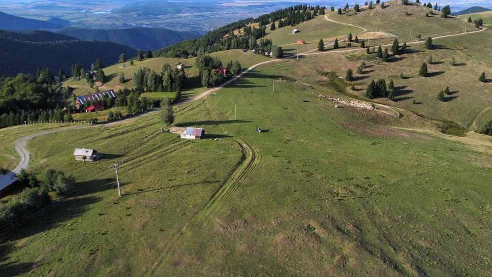 Vând parcele teren intravilan zona Paltinis