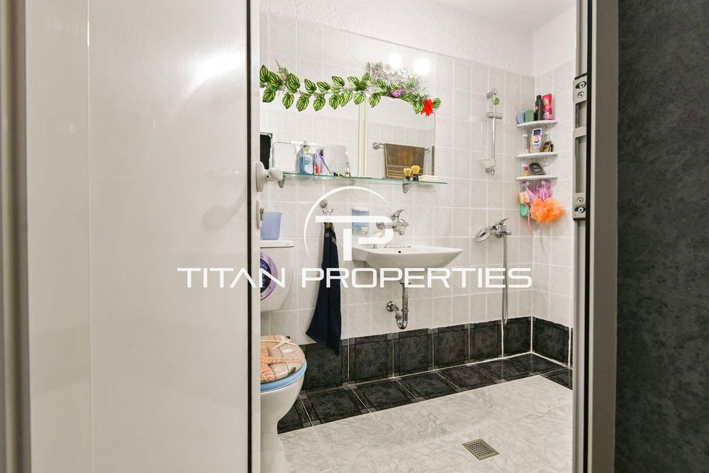 Тристаен за продажба в кв. Стрелбище
