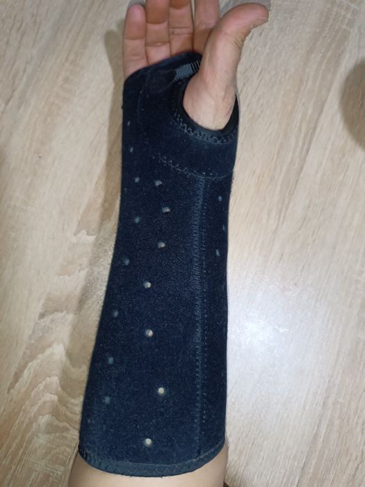 Имобилизираща шина за ръка/китка