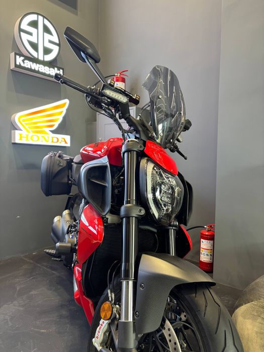 Ducati Diavel V4 2025 |