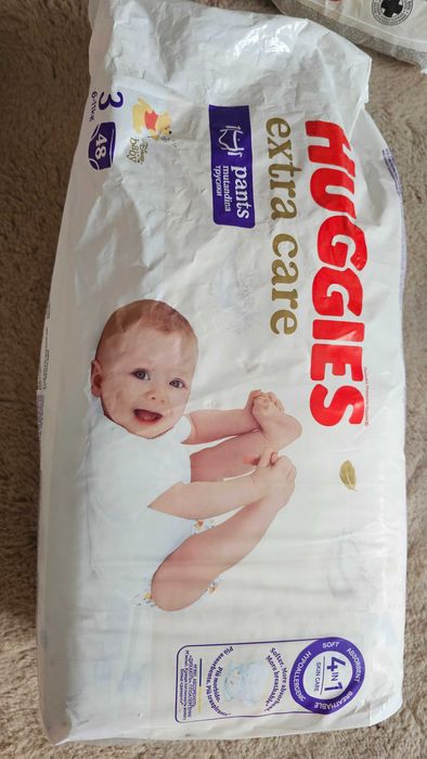 Pampers Huggies
