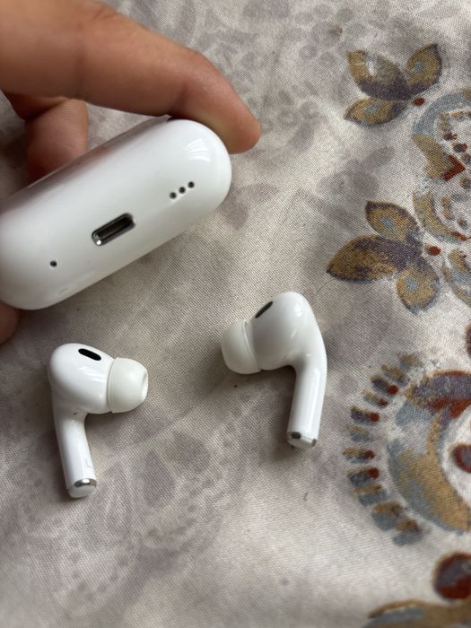 AirPods Pro 2 Lightning – originale – căști + carcasă