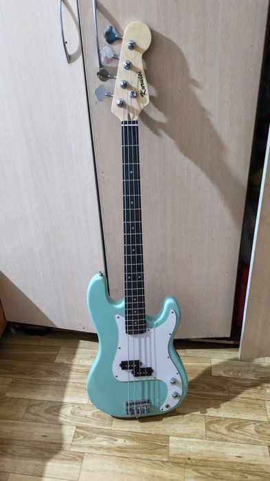 Бас-гитара Precision