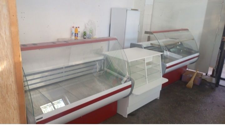 Продам холодильник витринный