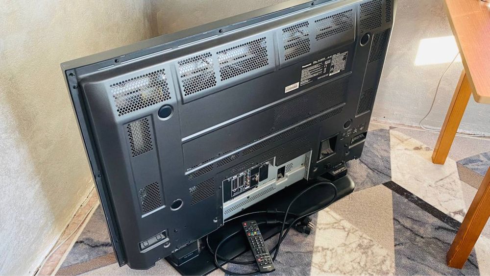 Продам телевизор Панасоник