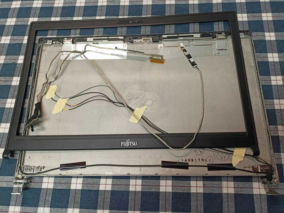 Elemente Fujitsu Simens LifeBook E754