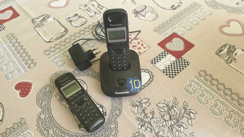 De vanzare telefon radio fix Panasonic KX-TG2511FX.