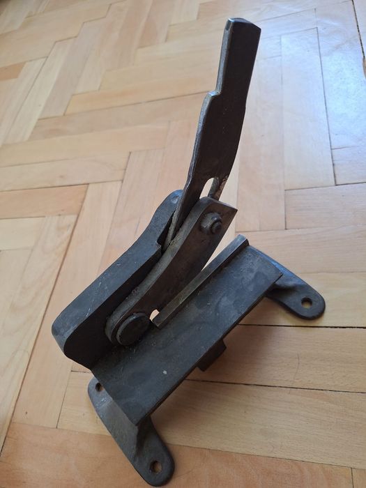 Ghilotină manuală de banc / Foarfecă pârghie debitat tablă și fier – Vintage, masivă