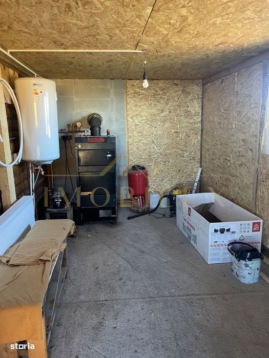 Cabana cu 4 camere si teren de 1500 mp in Marisel
