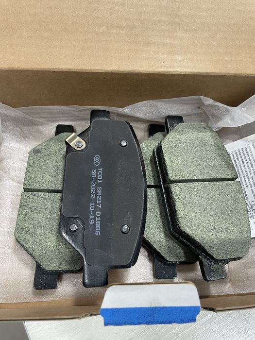 Equinox передняя калодка GM