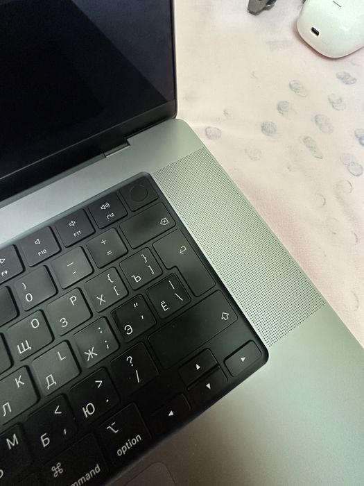 Makbook m1 pro 16ozy