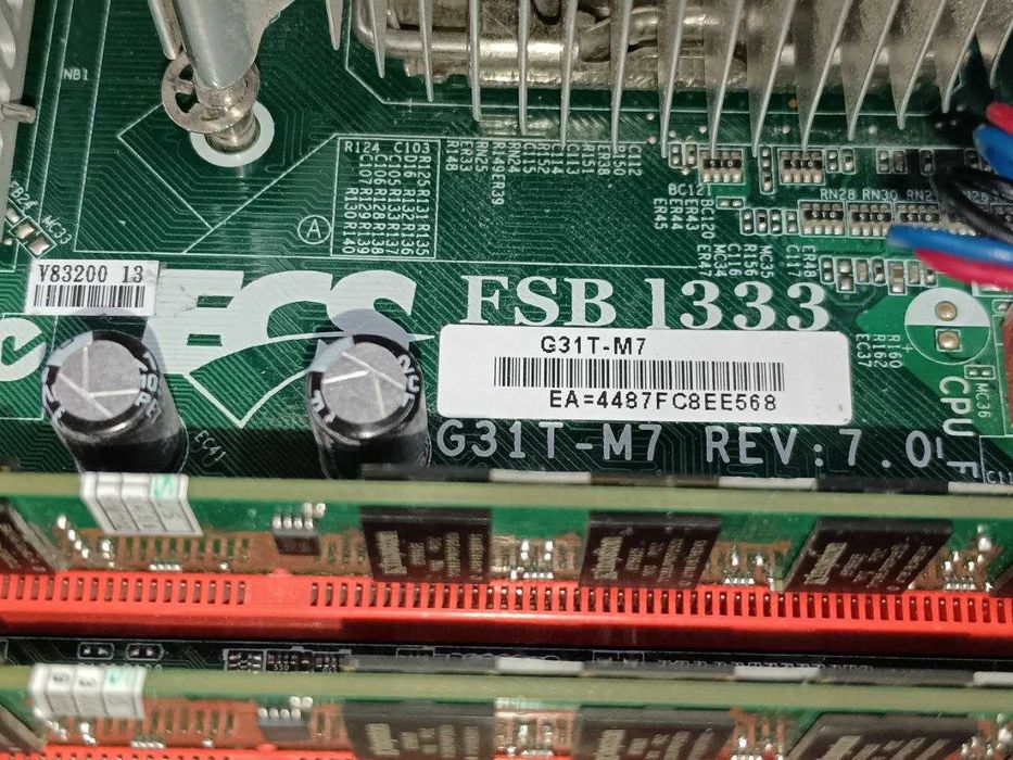 Продам 2 материнские платы ECS G31T-M7 rev.1.0, 7.0  рабоч., проверены